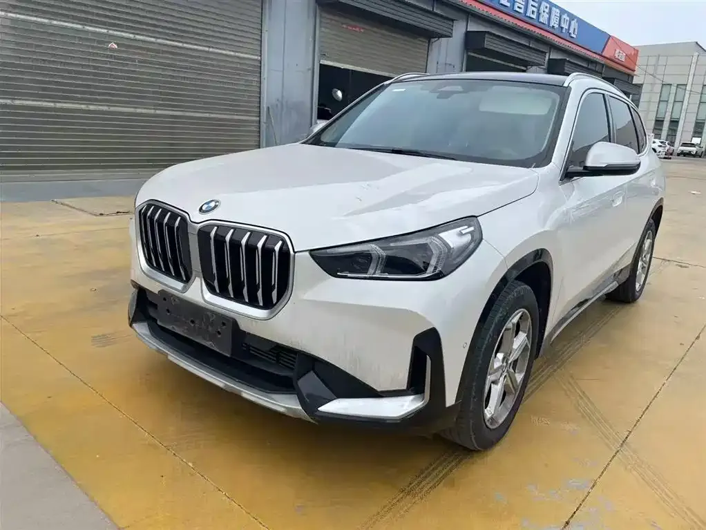 BMW X1 — фото 1
