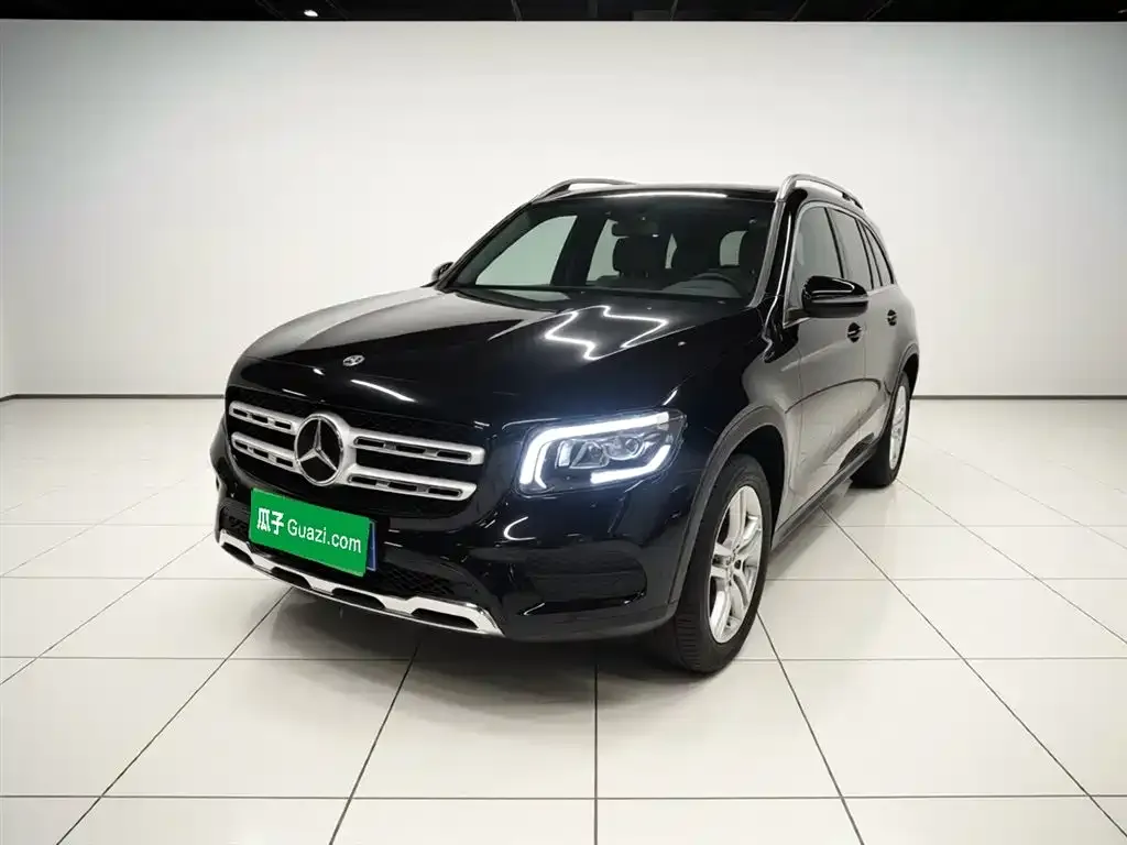 Mercedes-Benz GLB — фото 1