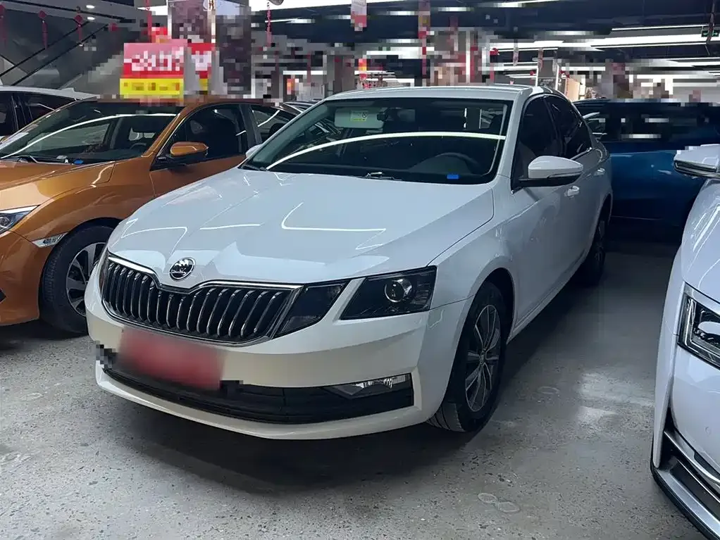 Skoda Octavia — фото 1