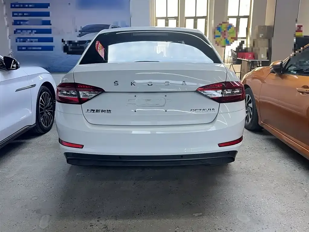 Skoda Octavia — фото 4