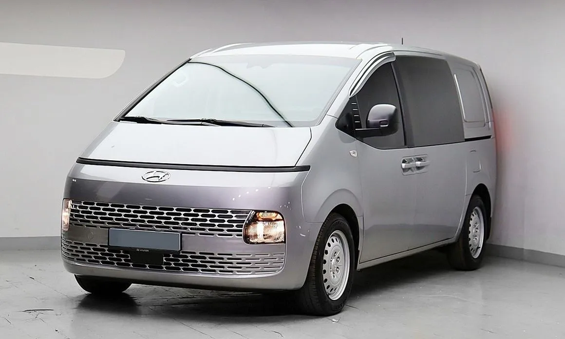 Hyundai Staria — фото 1