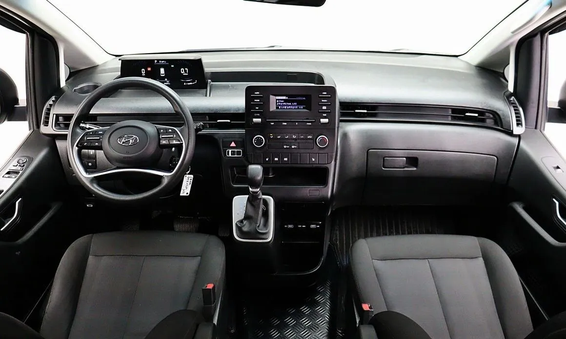 Hyundai Staria — фото 3