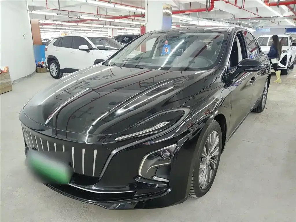 Hongqi E-QM5 — фото 1
