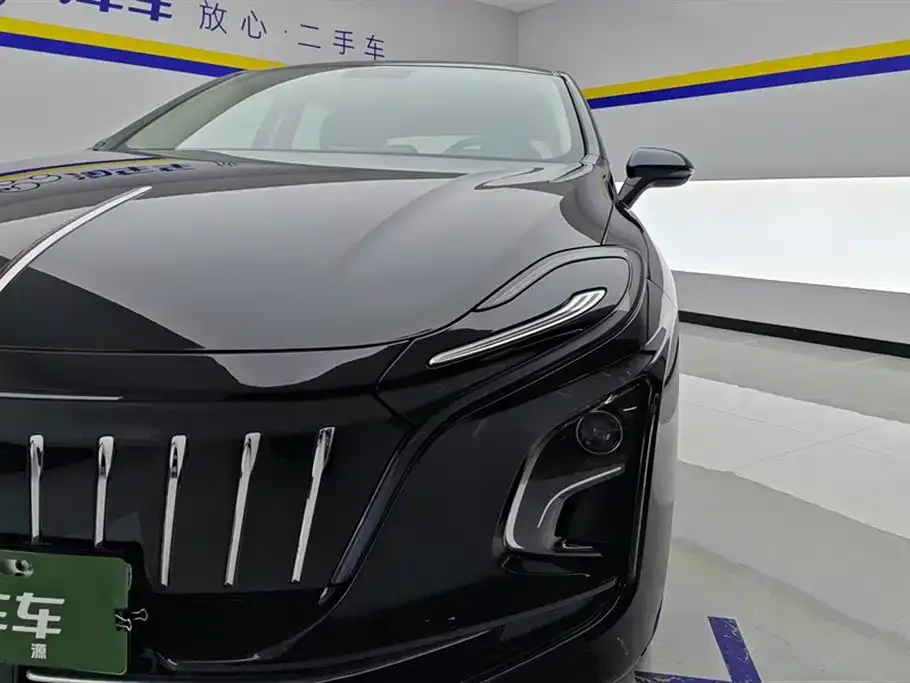 Hongqi E-QM5 — фото 7
