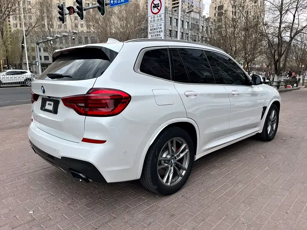 BMW X3 — фото 9