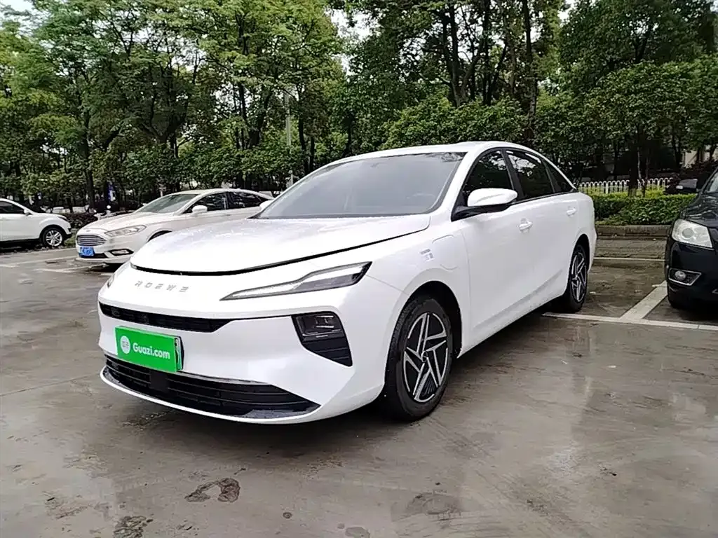 Roewe D6 — фото 1