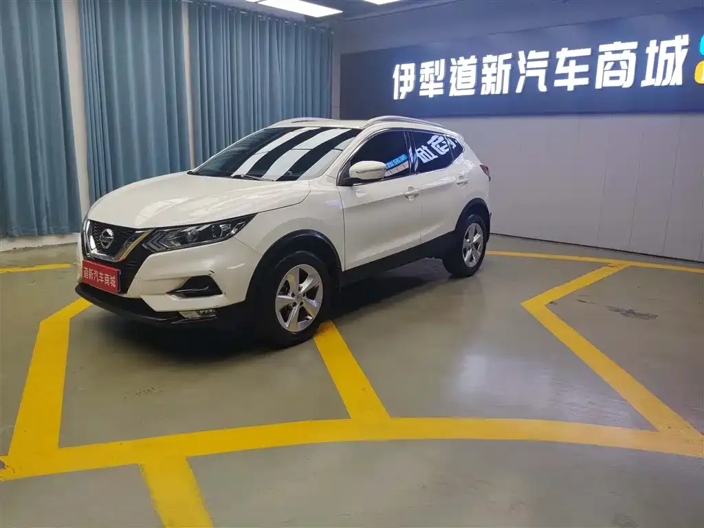 Nissan Qashqai — фото 1