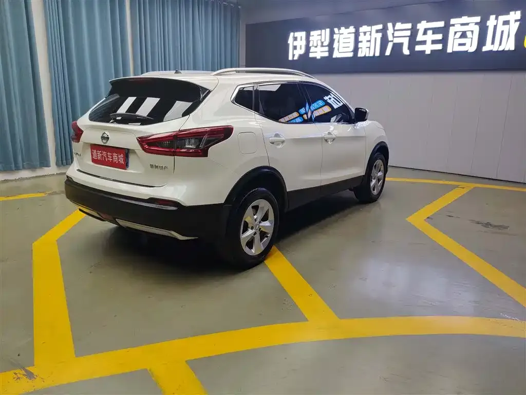 Nissan Qashqai — фото 4