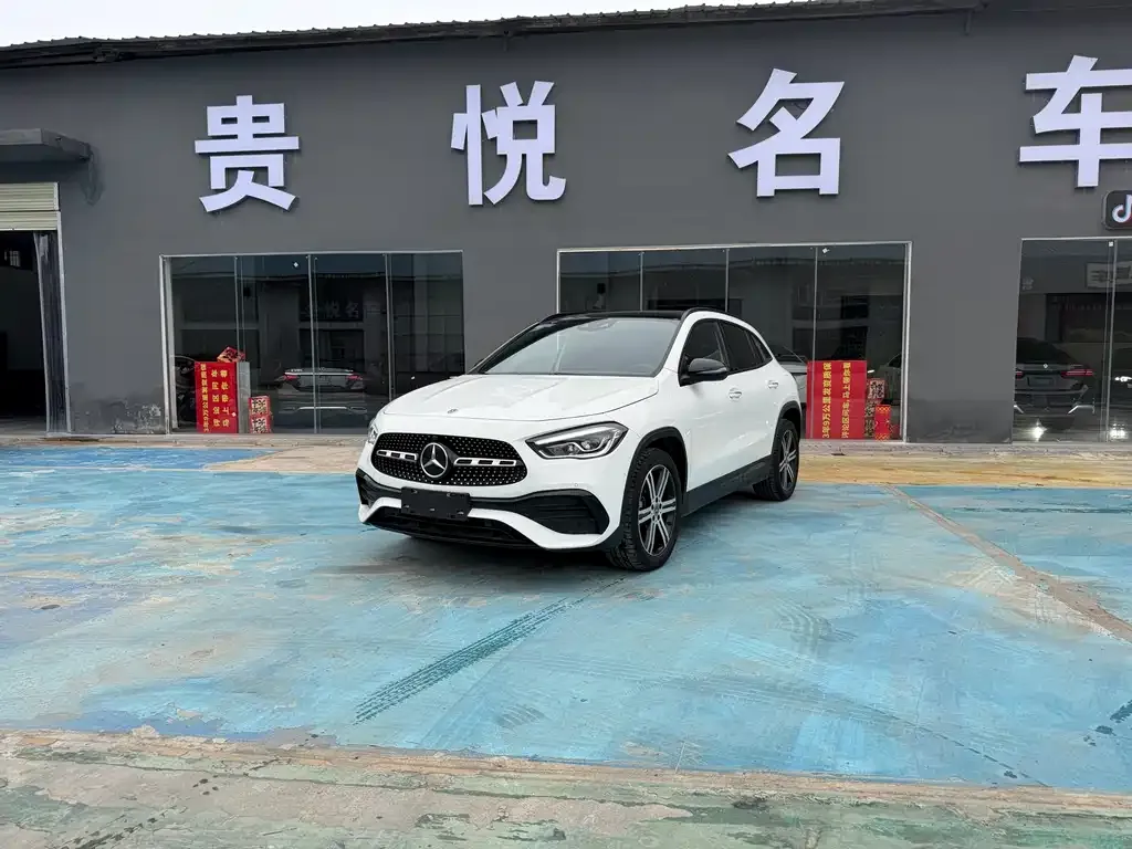 Mercedes-Benz GLA — фото 1