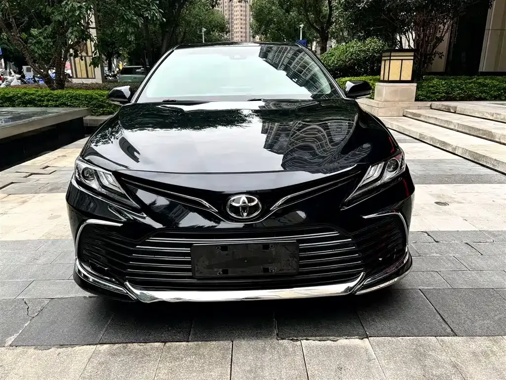 Toyota Camry — фото 4