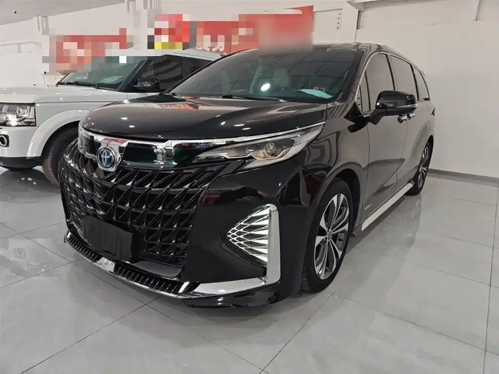 Toyota Granvia — фото 7