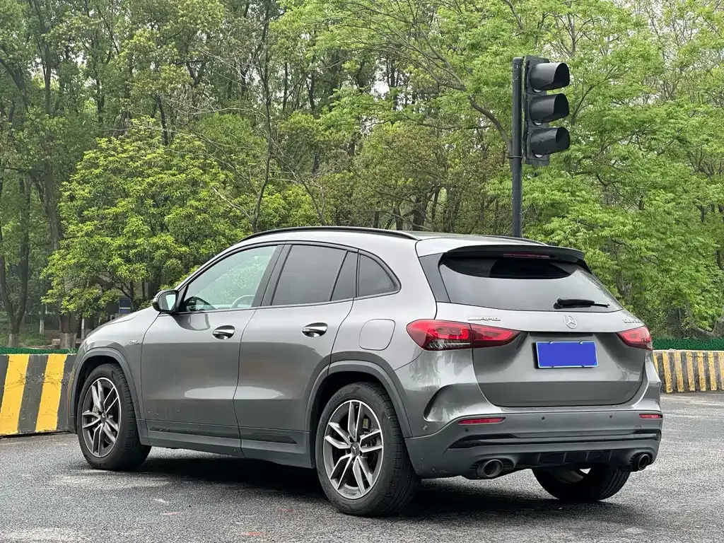 Mercedes-Benz GLA AMG — фото 9