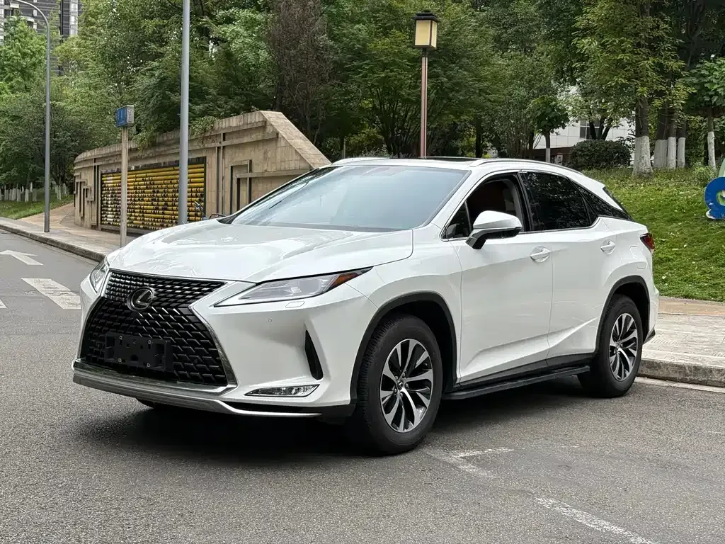 Lexus RX — фото 1