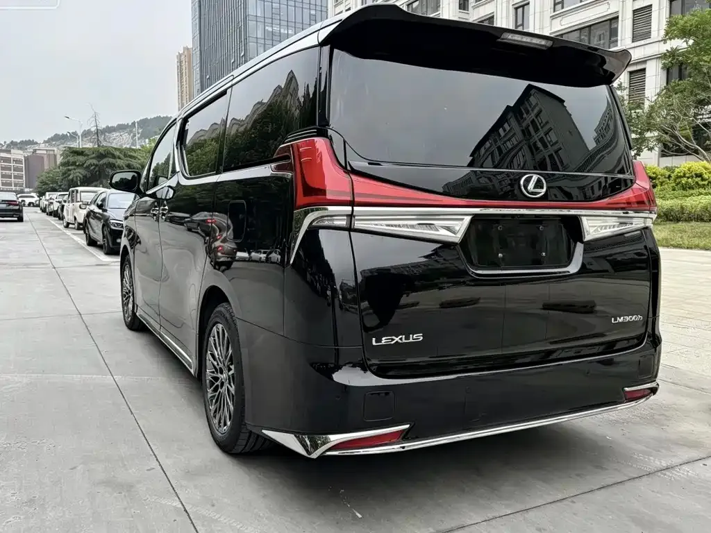 Toyota Vellfire — фото 2