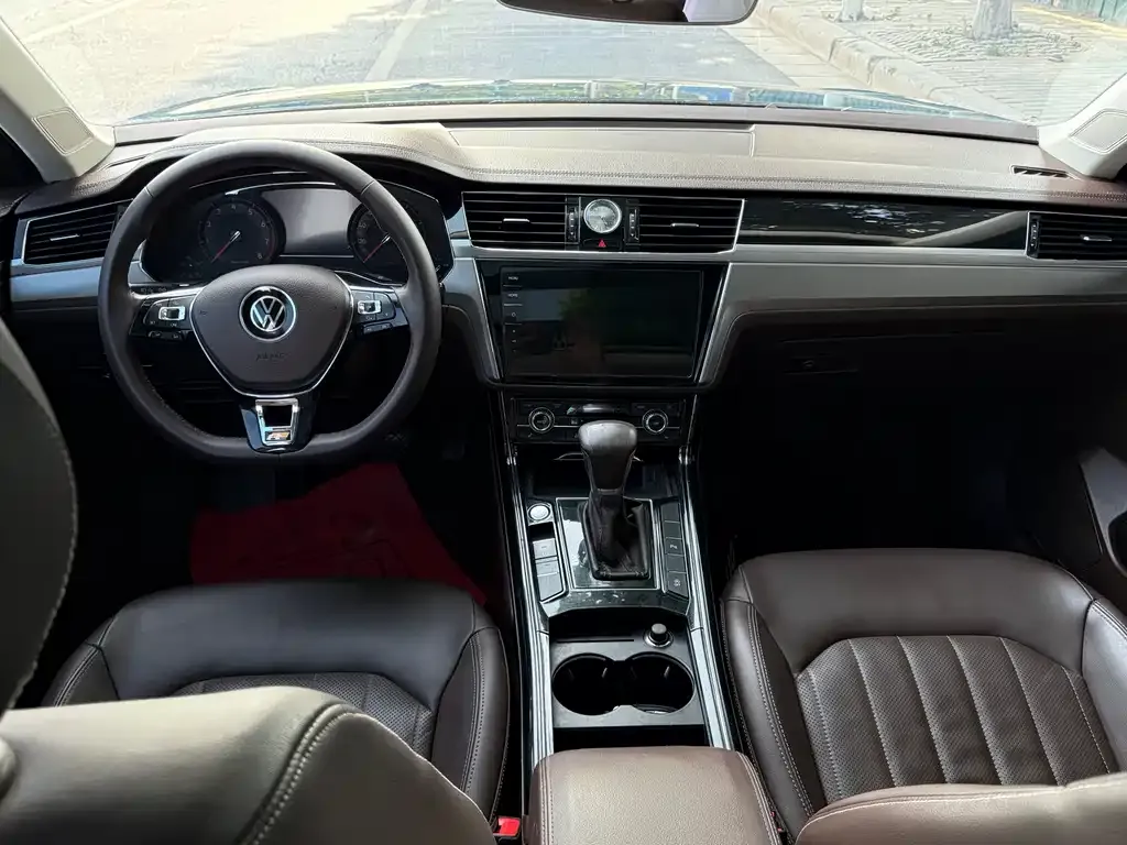 Volkswagen Phideon — фото 2