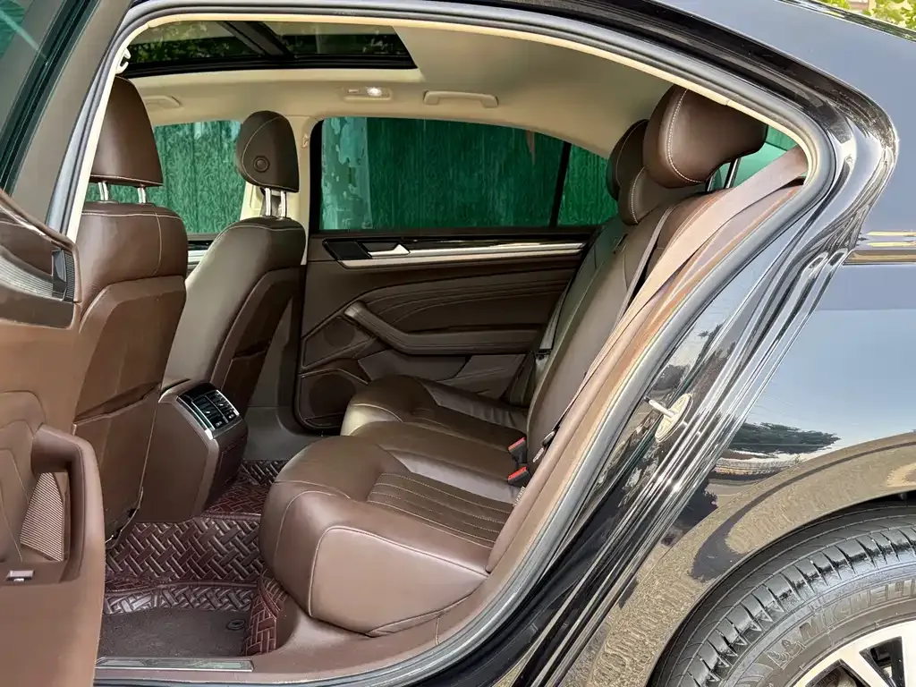 Volkswagen Phideon — фото 8
