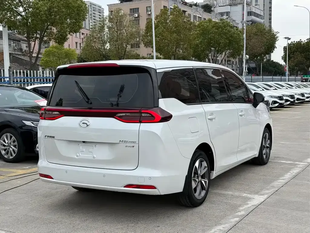 GAC Motor Trumpchi M6 — фото 10