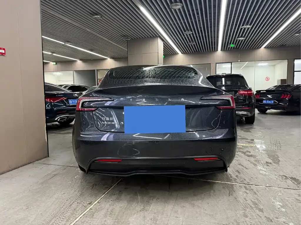 Tesla Model 3 — фото 9