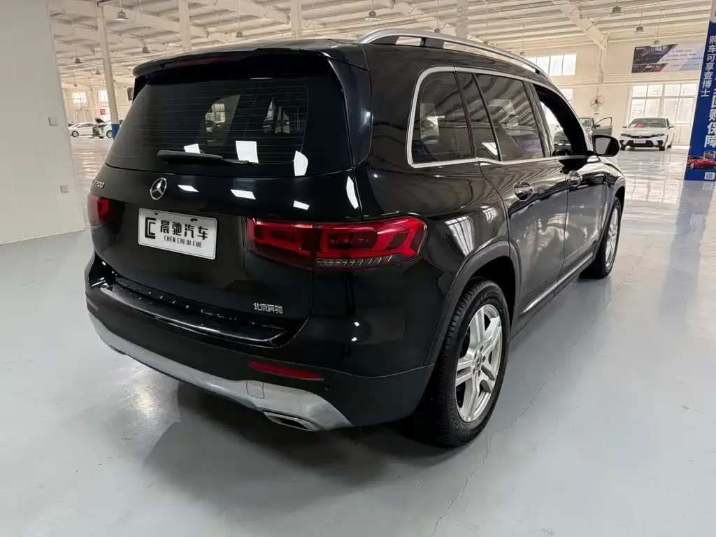 Mercedes-Benz GLB — фото 10
