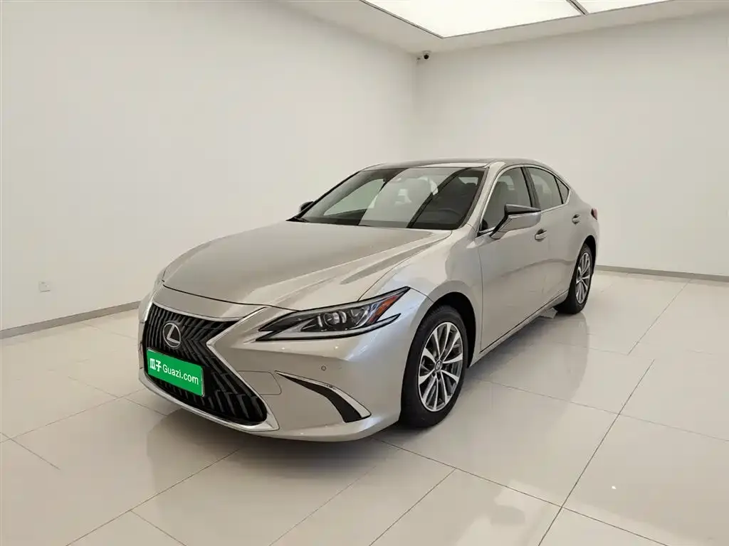 Lexus ES — фото 10