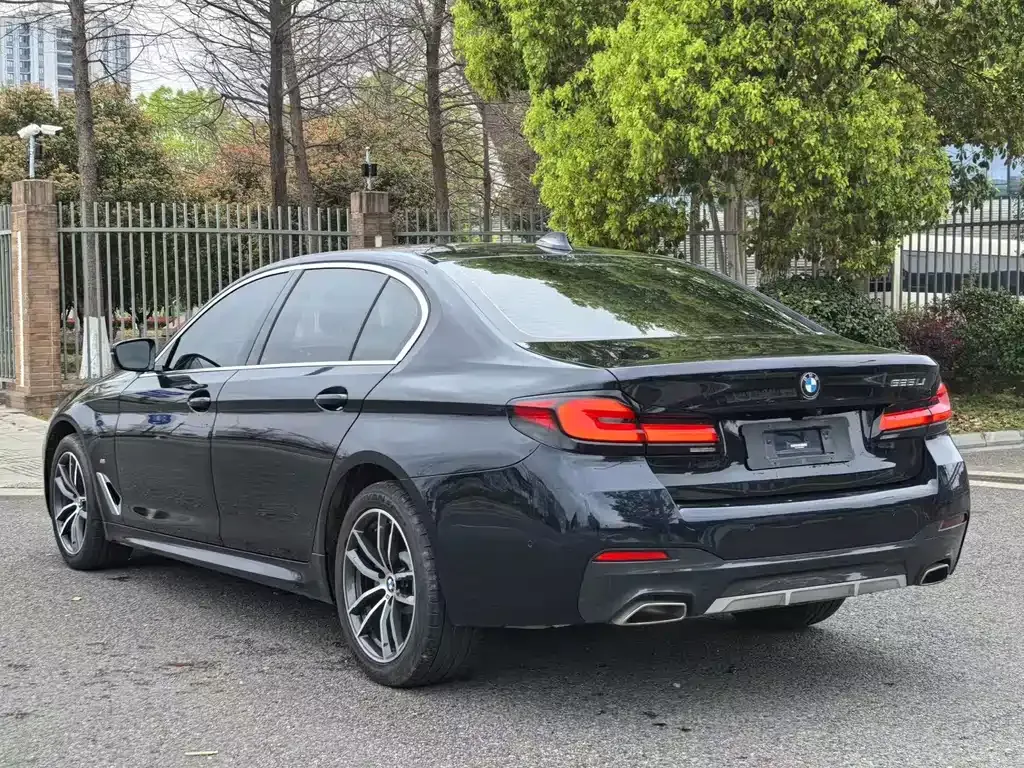 BMW 5 Series — фото 10