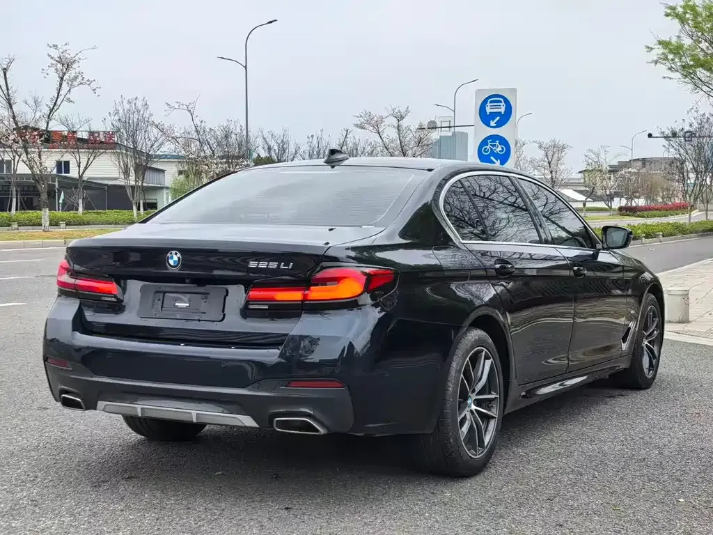 BMW 5 Series — фото 2