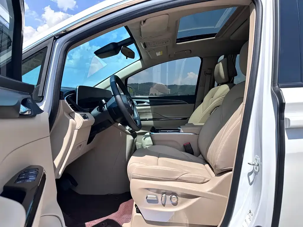 Buick GL8 Hybrid — фото 5