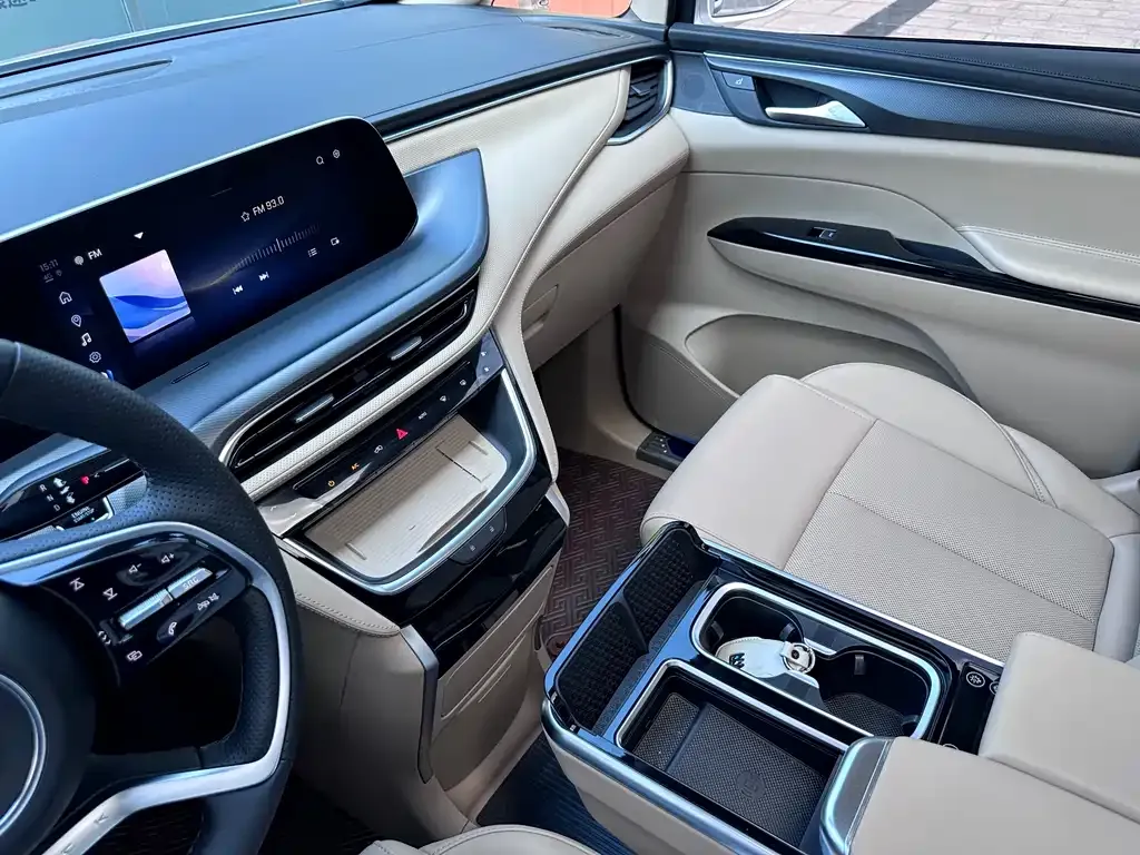 Buick GL8 Hybrid — фото 6