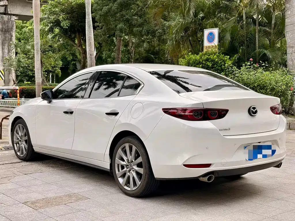 Mazda 3 Axela — фото 8