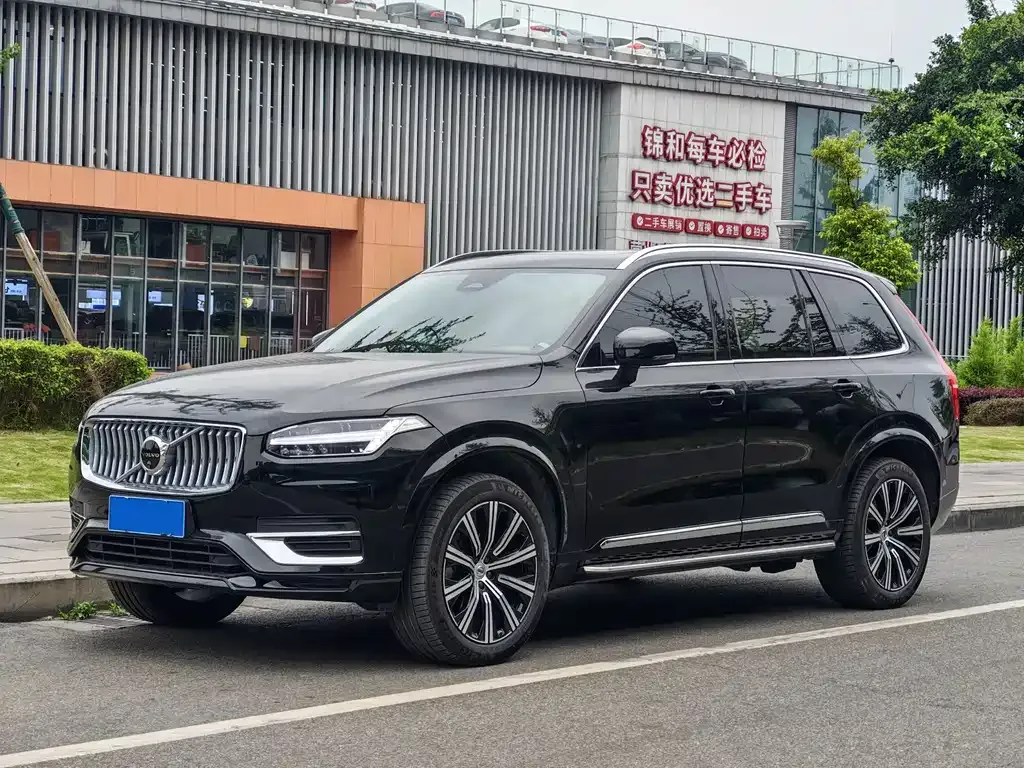 Volvo XC90 — фото 1