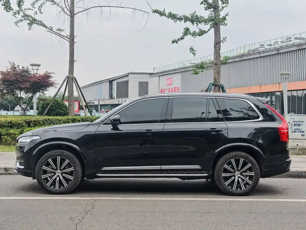 Volvo XC90 — фото 8