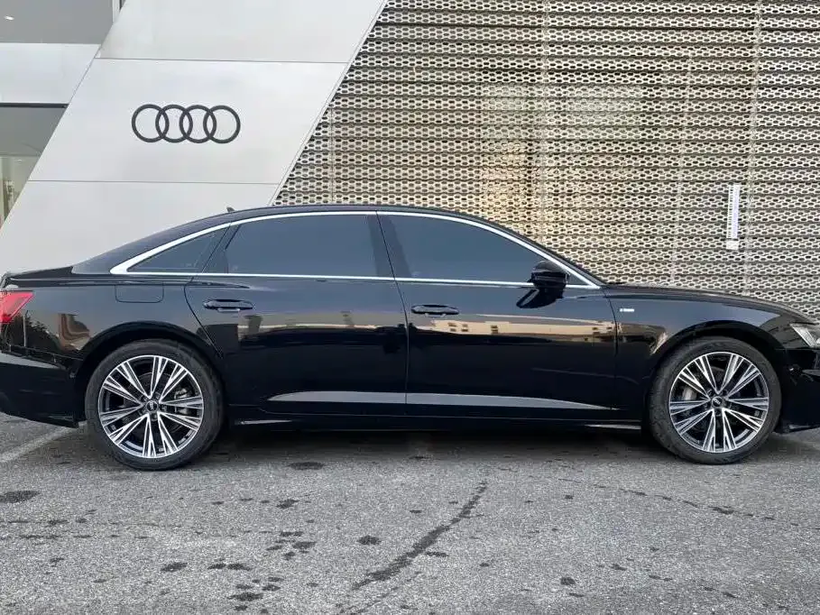 Audi A6L — фото 7