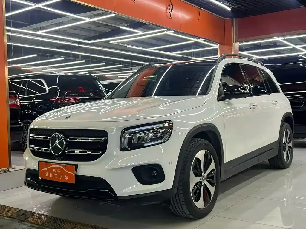 Mercedes-Benz GLB — фото 1