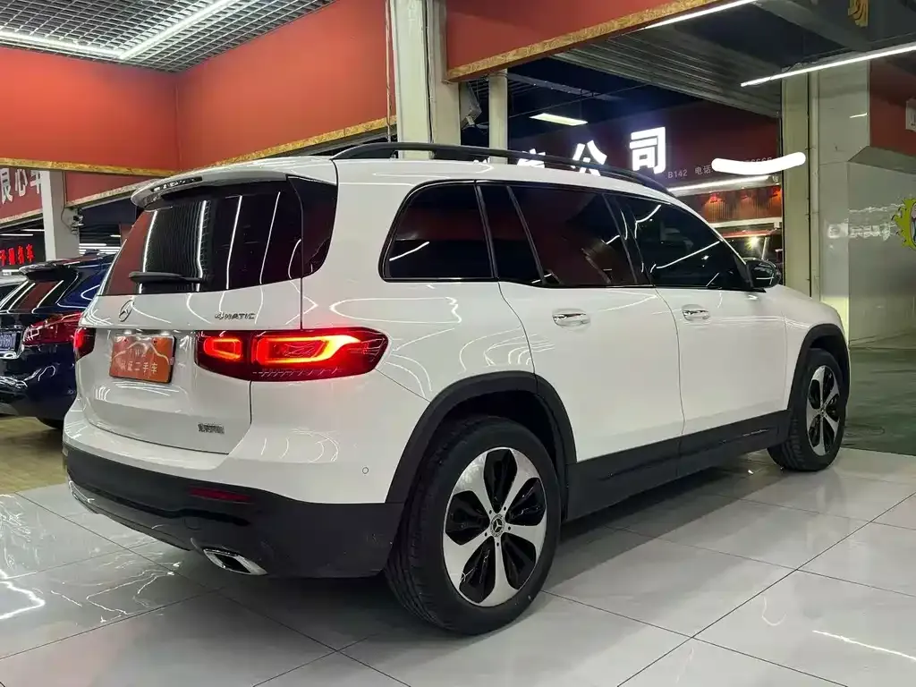 Mercedes-Benz GLB — фото 2