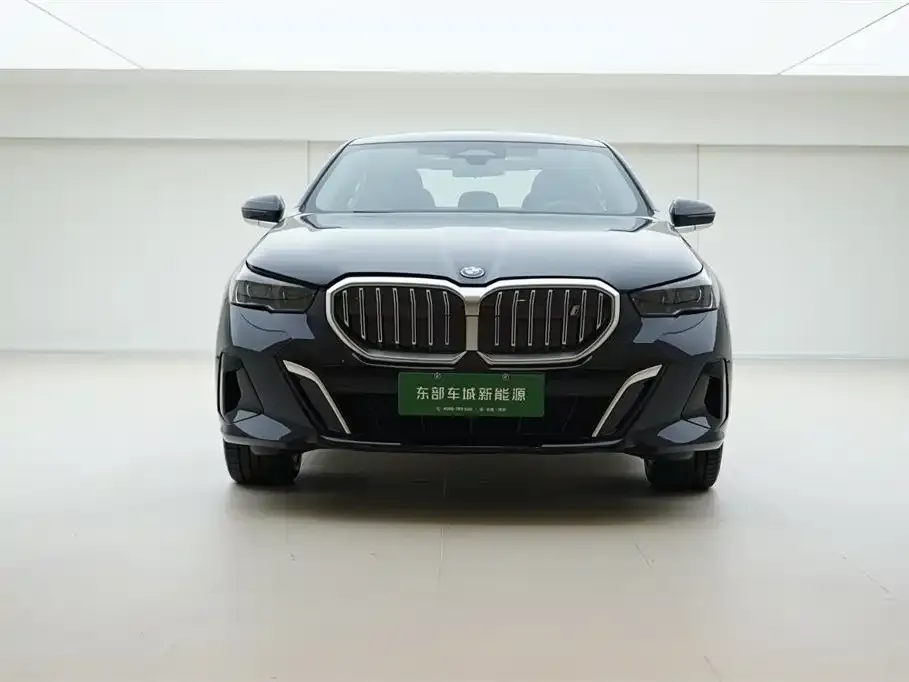 BMW i5 — фото 5