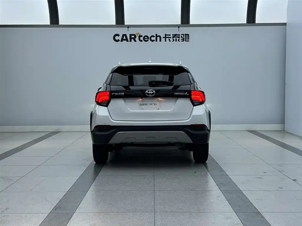 Toyota Yaris L — фото 6