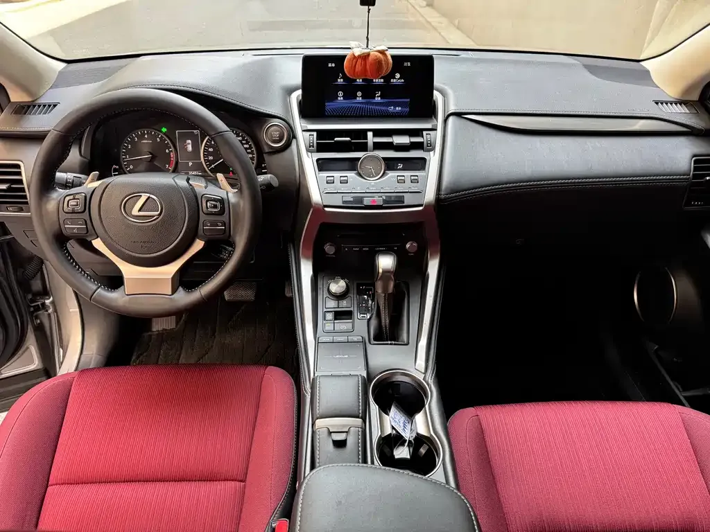 Lexus NX — фото 4