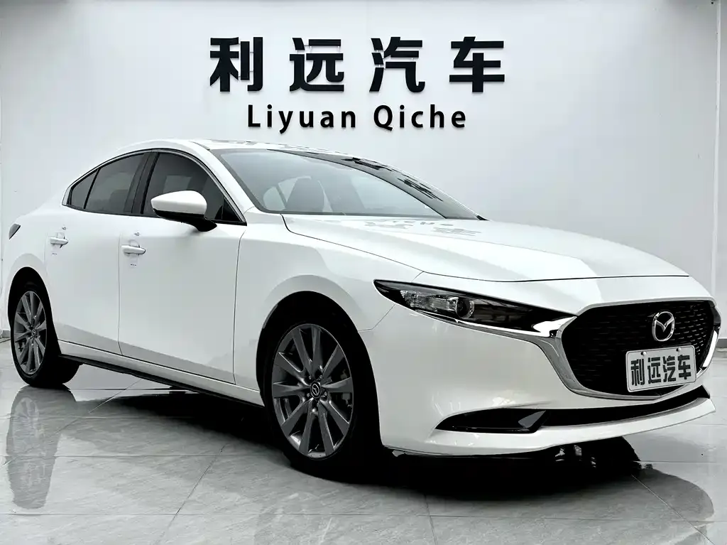 Mazda 3 Axela — фото 4
