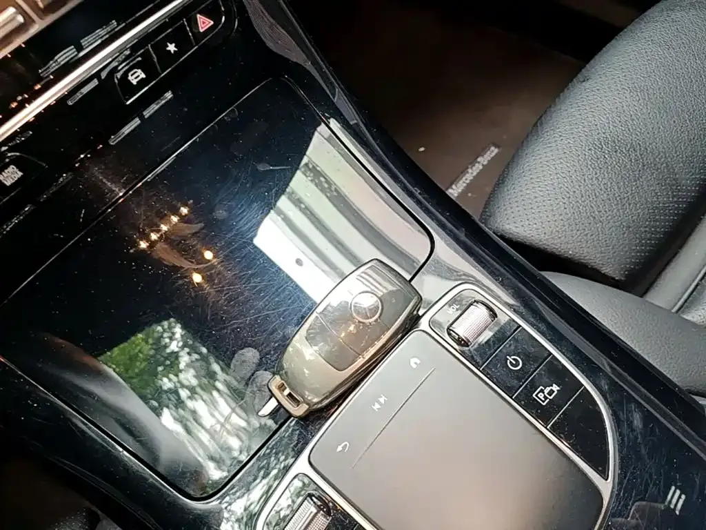 Mercedes-Benz EQC — фото 2