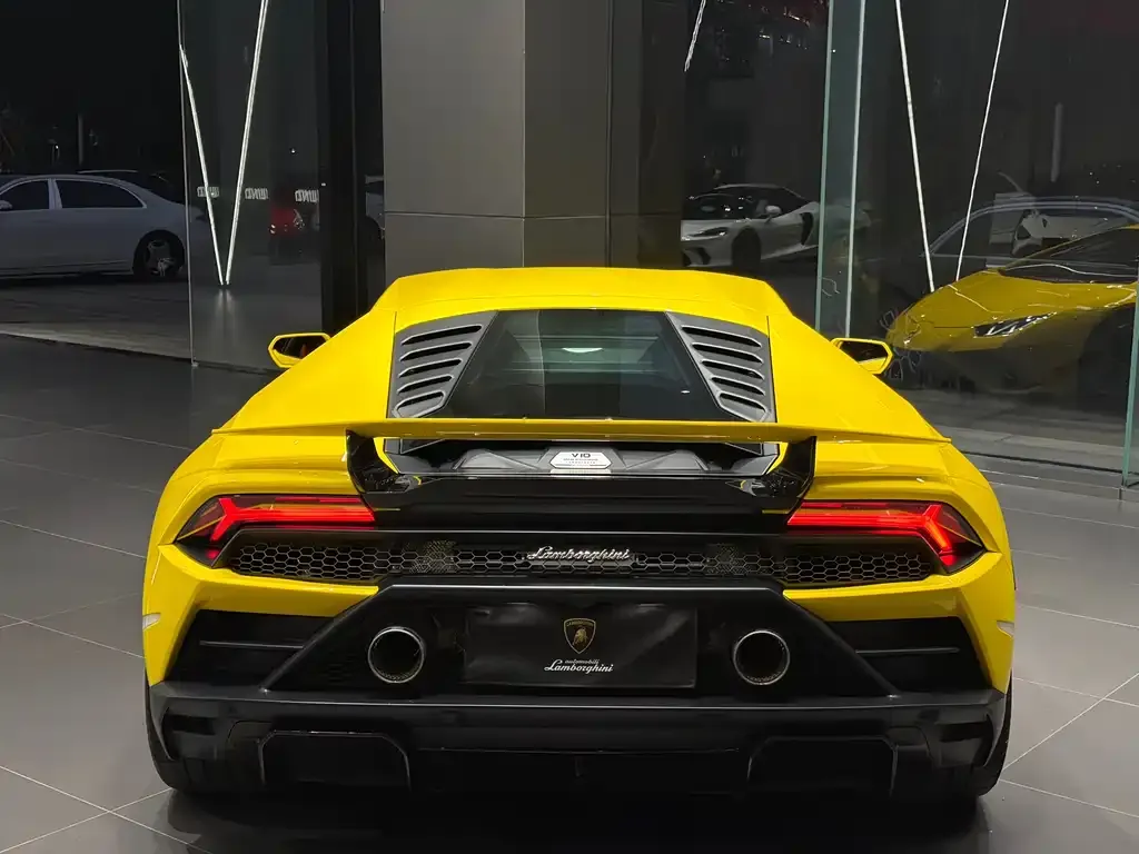 Lamborghini Huracan — фото 8