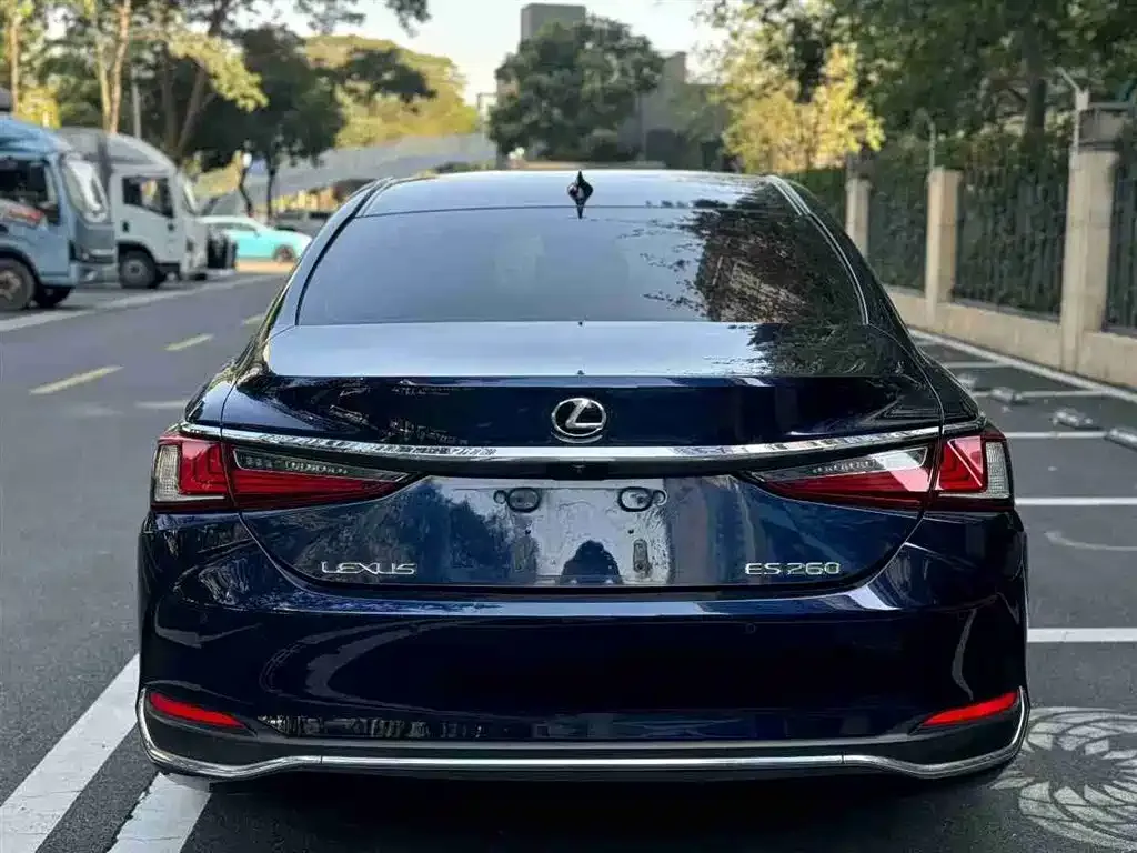 Lexus ES — фото 4