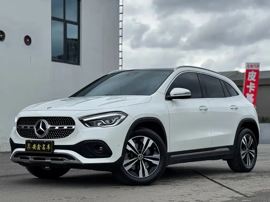Mercedes-Benz GLA — фото 1