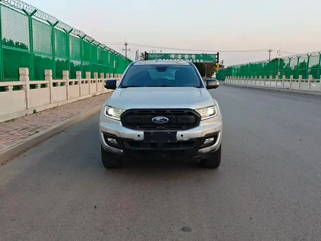 Ford Everest — фото 10