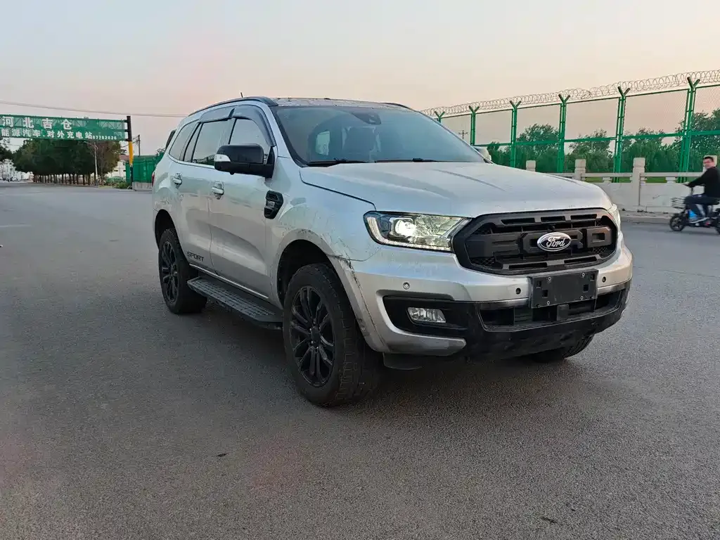 Ford Everest — фото 7