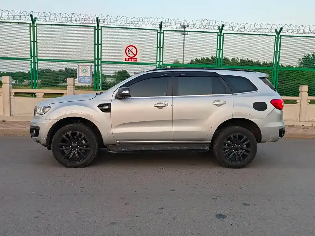 Ford Everest — фото 2