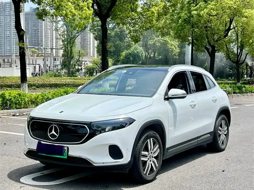 Mercedes-Benz EQA — фото 1