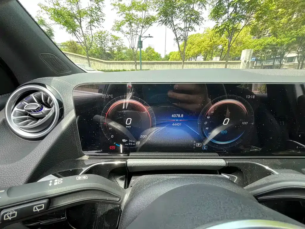 Mercedes-Benz EQA — фото 9