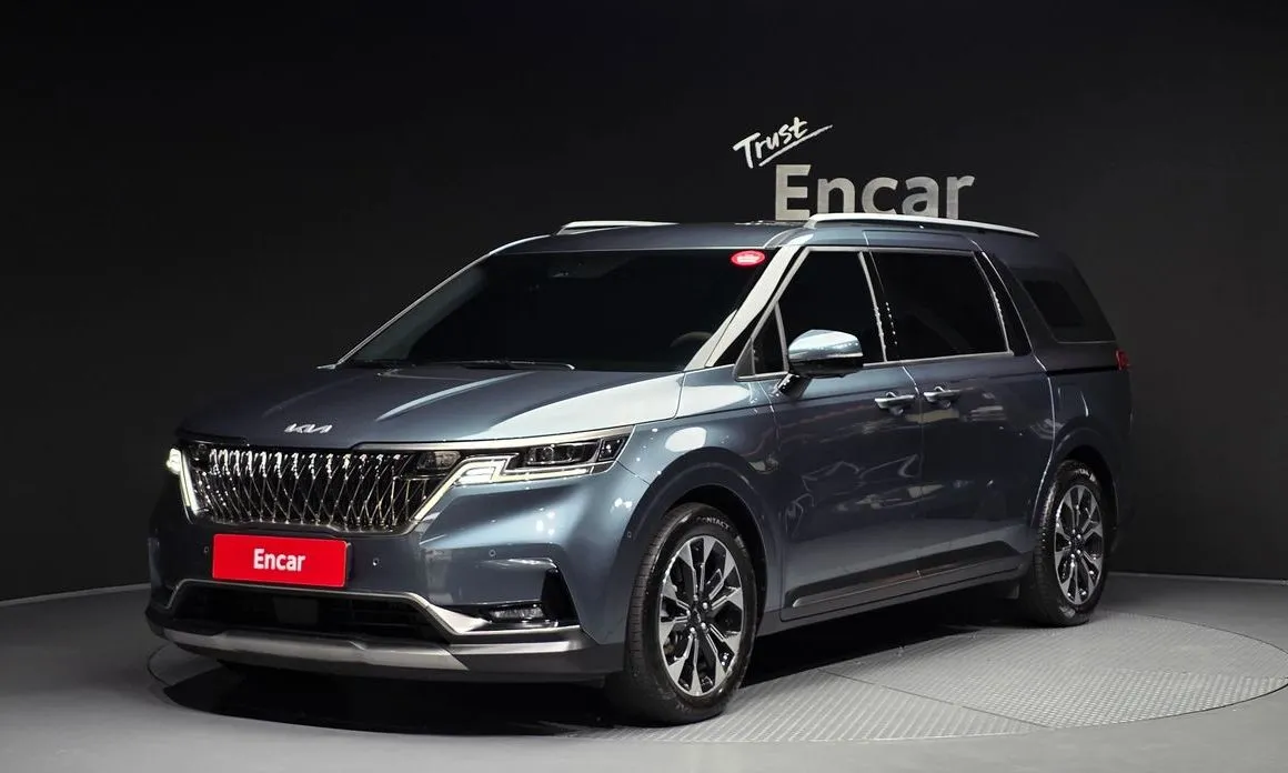 Kia Carnival — фото 1