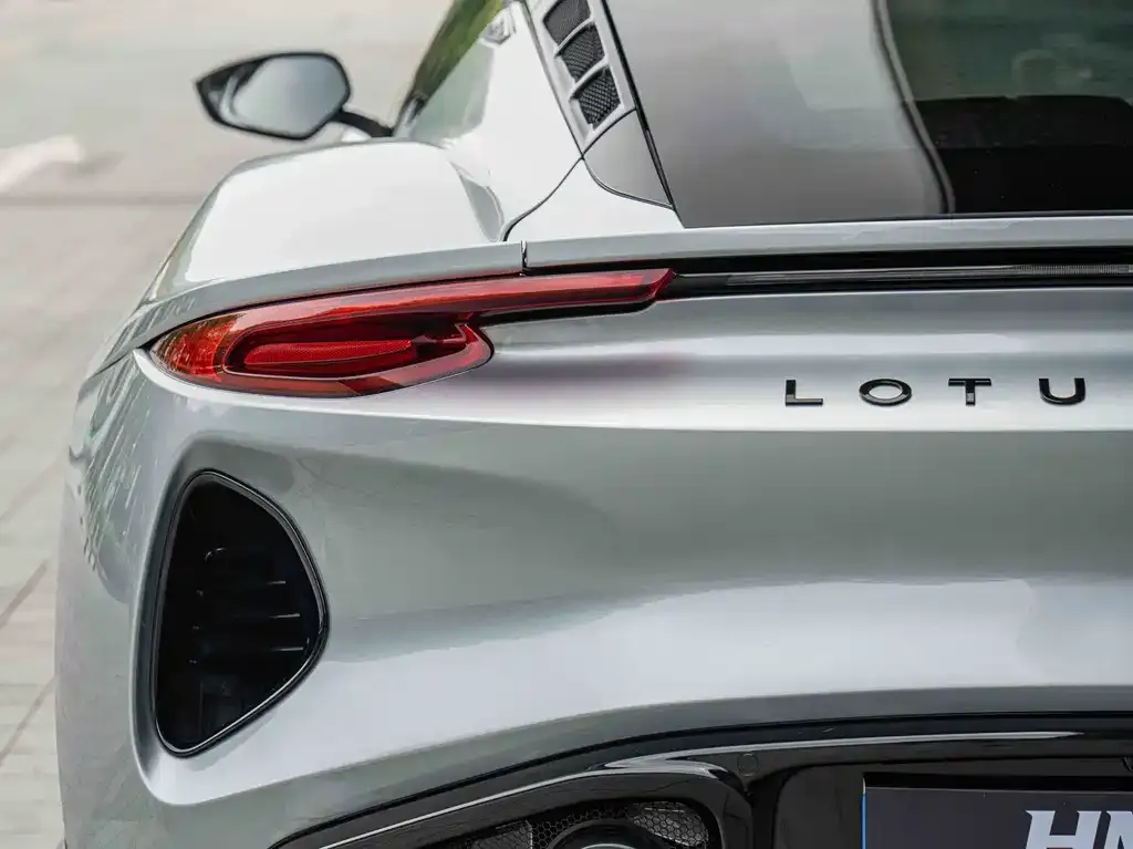 Lotus Emira — фото 4