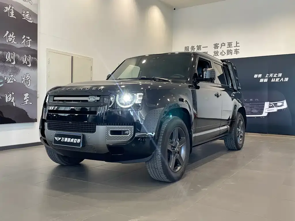 Land Rover Defender — фото 1